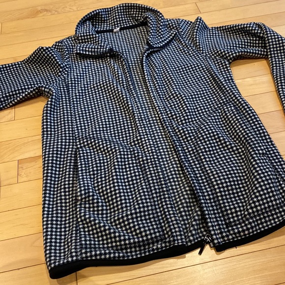 Uniqlo Houndstooth Zip Up Fleece - Picture 4 of 11
